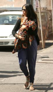 Camila Alves feet photo thumbnail