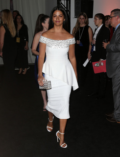 Camila Alves feet photo thumbnail