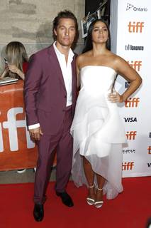 Camila Alves feet photo thumbnail