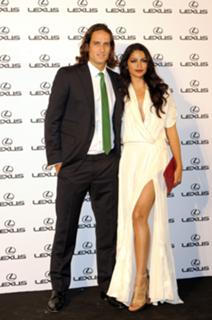 Camila Alves feet photo thumbnail