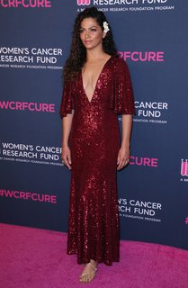 Camila Alves feet photo thumbnail