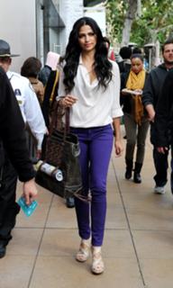 Camila Alves feet photo thumbnail