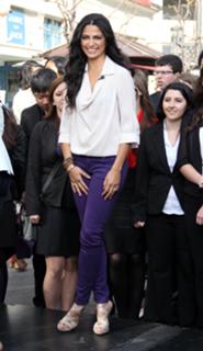 Camila Alves feet photo thumbnail