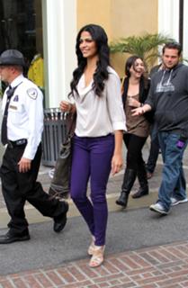 Camila Alves feet photo thumbnail