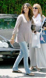 Camila Alves feet photo thumbnail