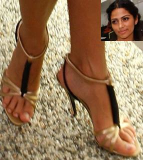 Camila Alves feet photo thumbnail