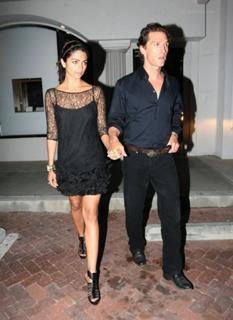 Camila Alves feet photo thumbnail