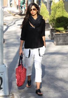 Camila Alves feet photo thumbnail