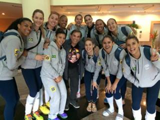 Camila Brait feet photo 3