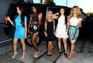 Camila Cabello feet photo thumbnail