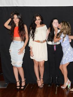Camila Cabello feet photo thumbnail