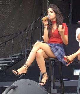 Camila Cabello feet photo thumbnail