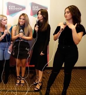 Camila Cabello feet photo thumbnail