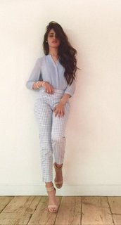 Camila Cabello feet photo thumbnail