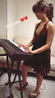 Camila Cabello feet photo thumbnail