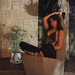 Camila Cabello feet photo thumbnail