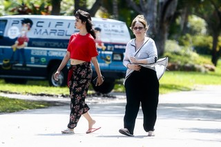 Camila Cabello feet photo thumbnail