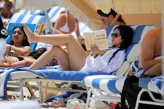 Camila Cabello feet photo thumbnail