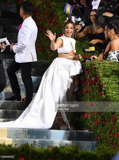 Camila Cabello feet photo thumbnail