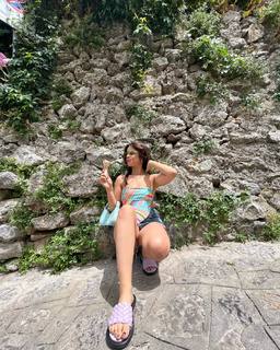Camila Cabello feet photo thumbnail