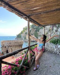 Camila Cabello feet photo thumbnail