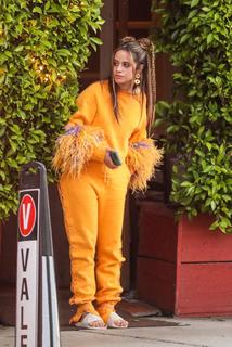 Camila Cabello feet photo thumbnail