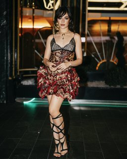 Camila Cabello feet photo thumbnail