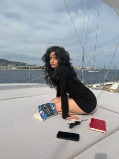 Camila Cabello feet photo thumbnail