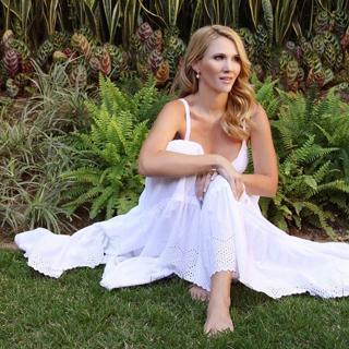 Camila Canabal feet photo 9