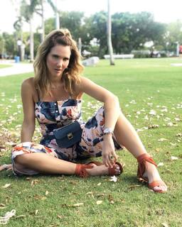 Camila Canabal feet photo 9