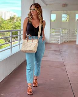 Camila Canabal feet photo 5