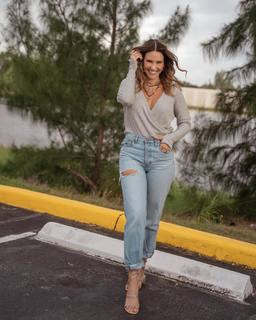 Camila Canabal feet photo 3