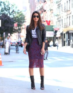 Camila Coelho feet photo thumbnail