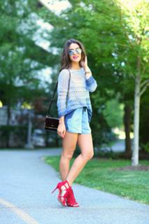 Camila Coelho feet photo thumbnail