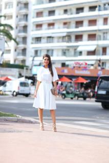 Camila Coelho feet photo thumbnail