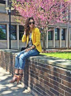 Camila Coelho feet photo thumbnail