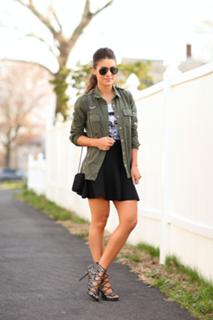 Camila Coelho feet photo thumbnail