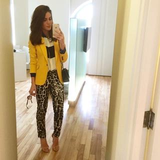 Camila Coelho feet photo thumbnail