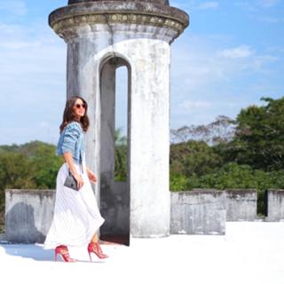 Camila Coelho feet photo thumbnail