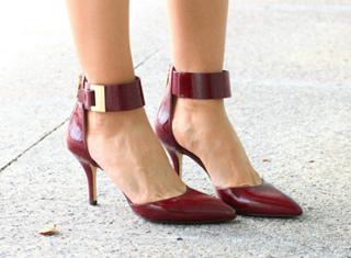 Camila Coelho feet photo thumbnail