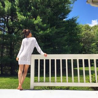 Camila Coelho feet photo thumbnail