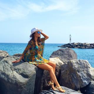 Camila Coelho feet photo thumbnail