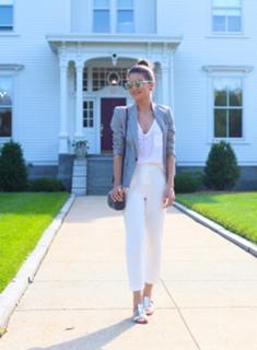 Camila Coelho feet photo thumbnail