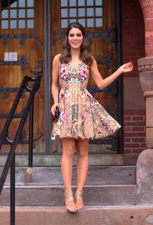 Camila Coelho feet photo thumbnail