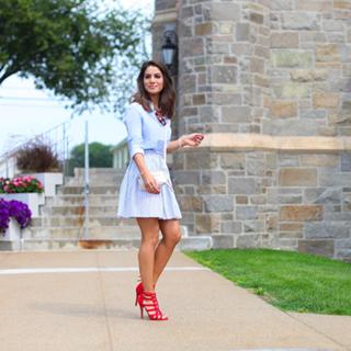 Camila Coelho feet photo thumbnail