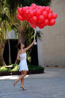 Camila Coelho feet photo thumbnail