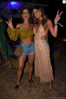 Camila Coelho feet photo thumbnail