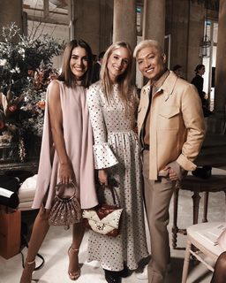 Camila Coelho feet photo thumbnail