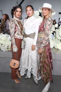 Camila Coelho feet photo thumbnail