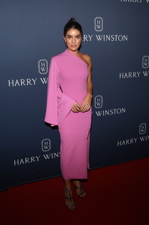 Camila Coelho feet photo thumbnail